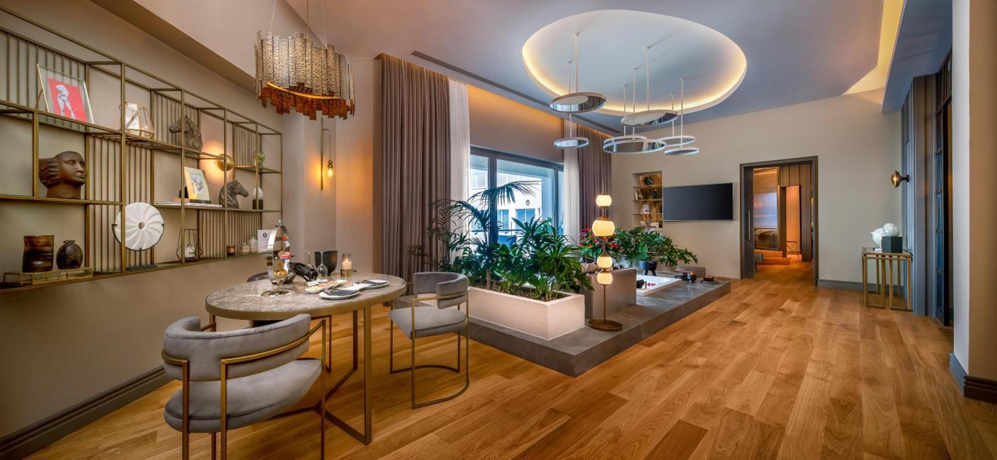 Akra Hotel 5*