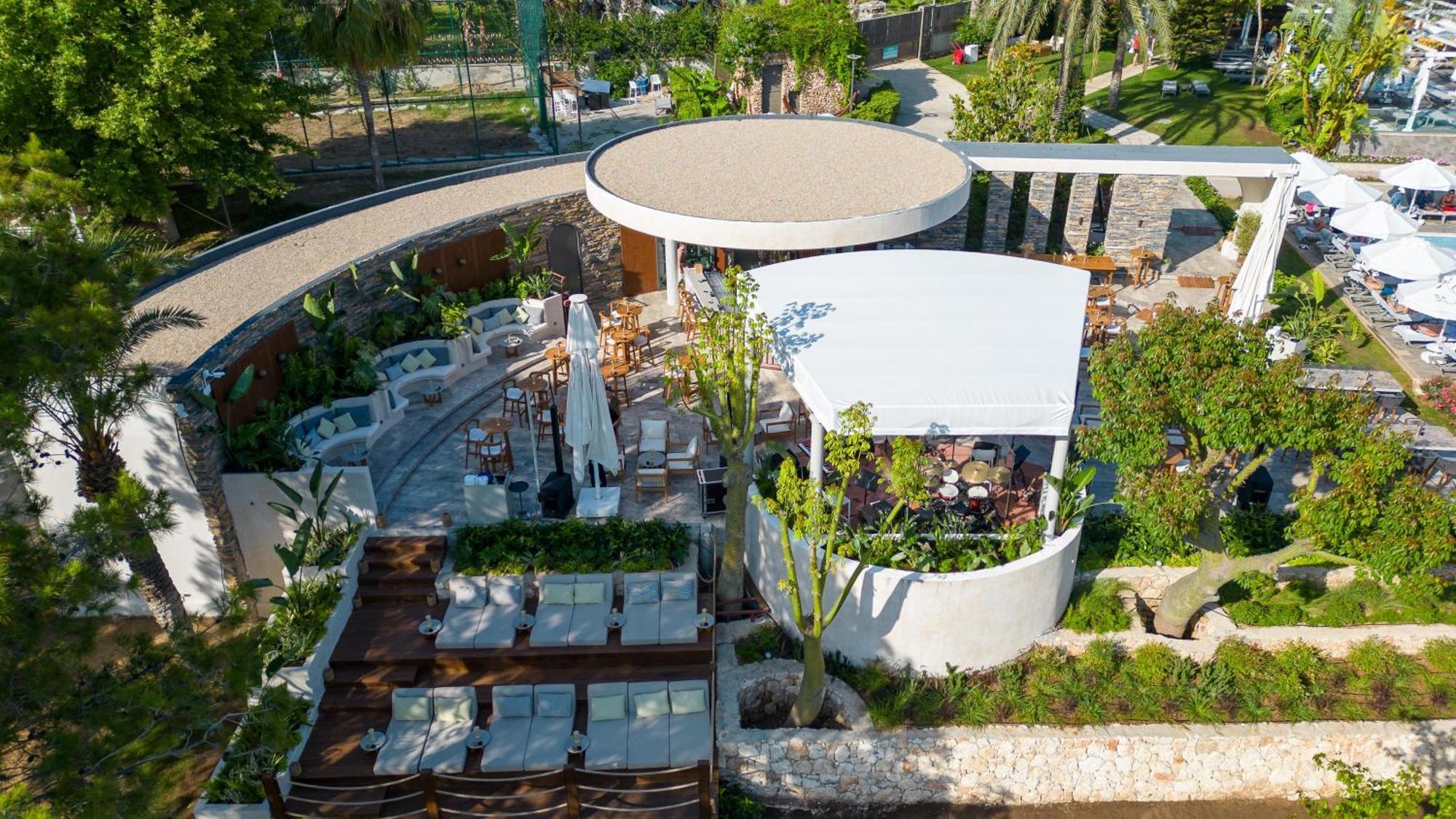 Hotel Akra