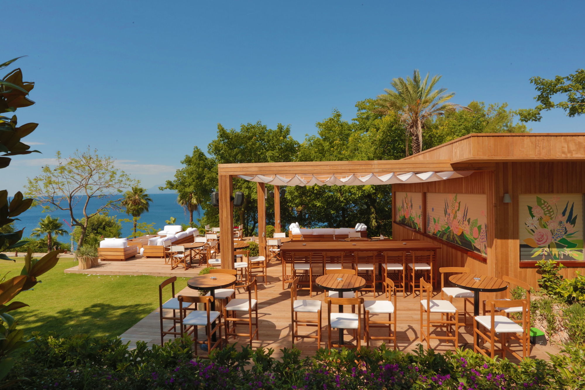 Hotel Akra